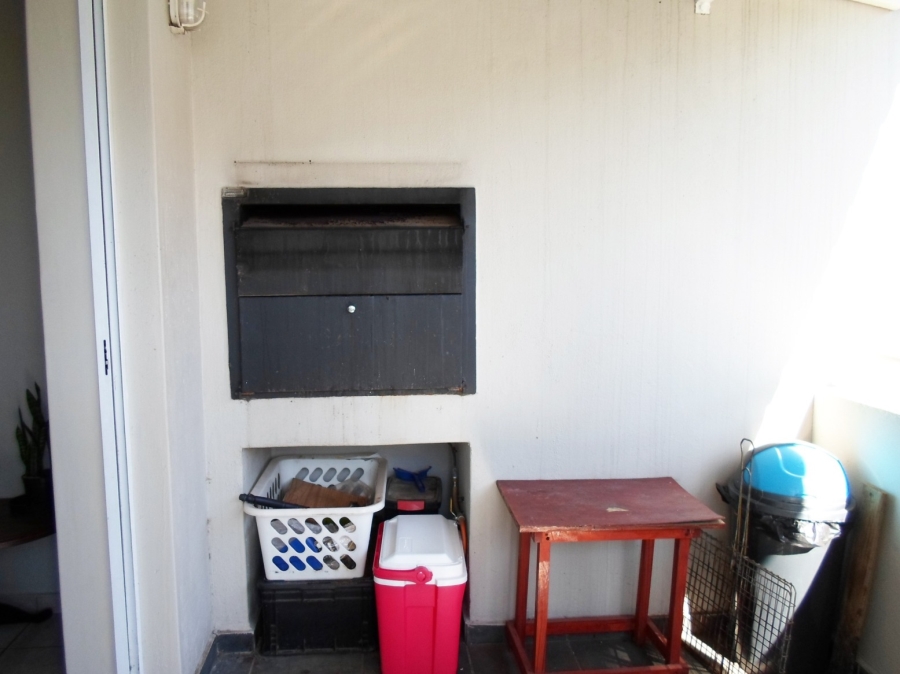 To Let 2 Bedroom Property for Rent in Amstelhof Western Cape